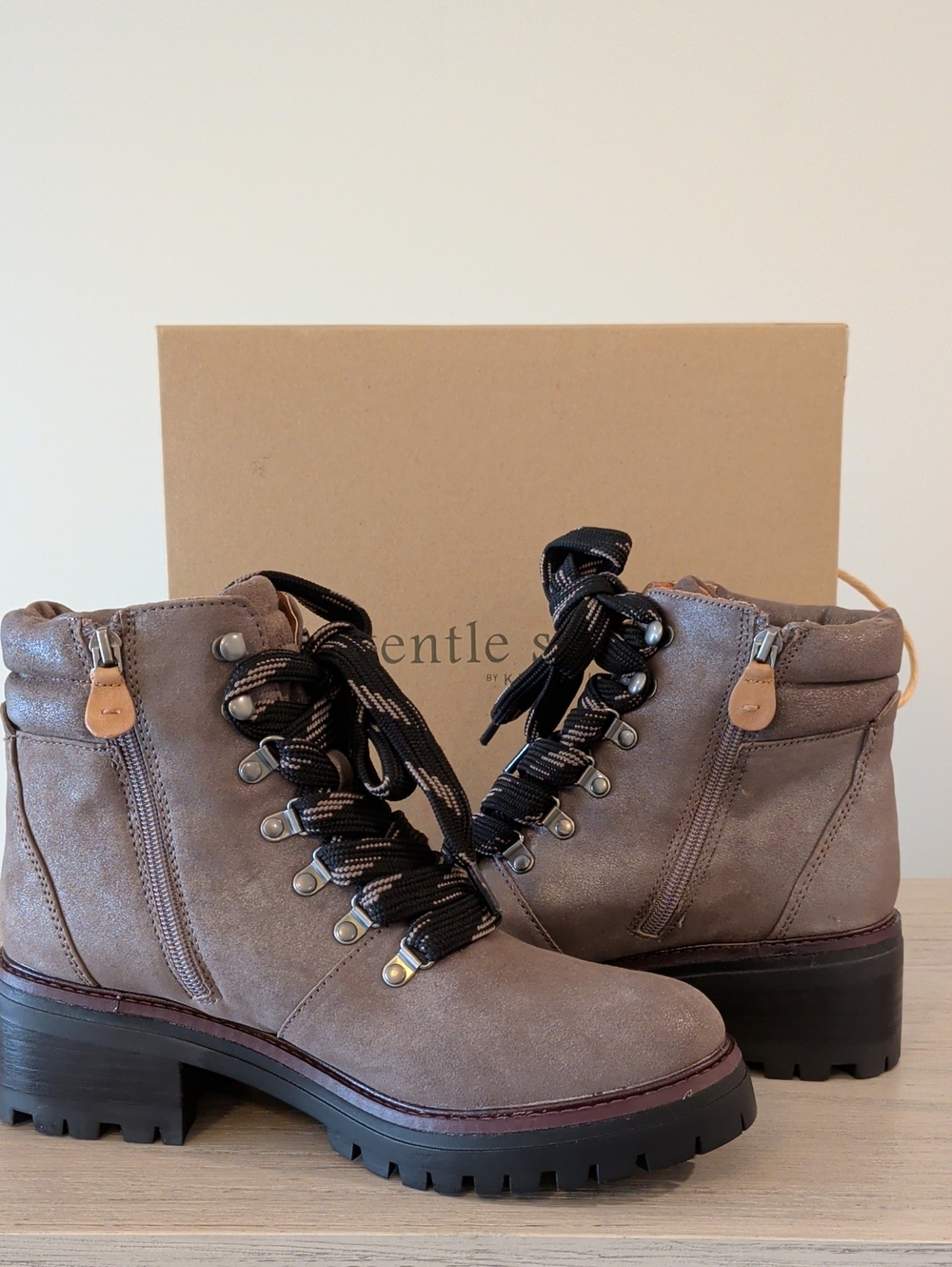 Gentle Souls NIB 9 Brushed Brown Boot